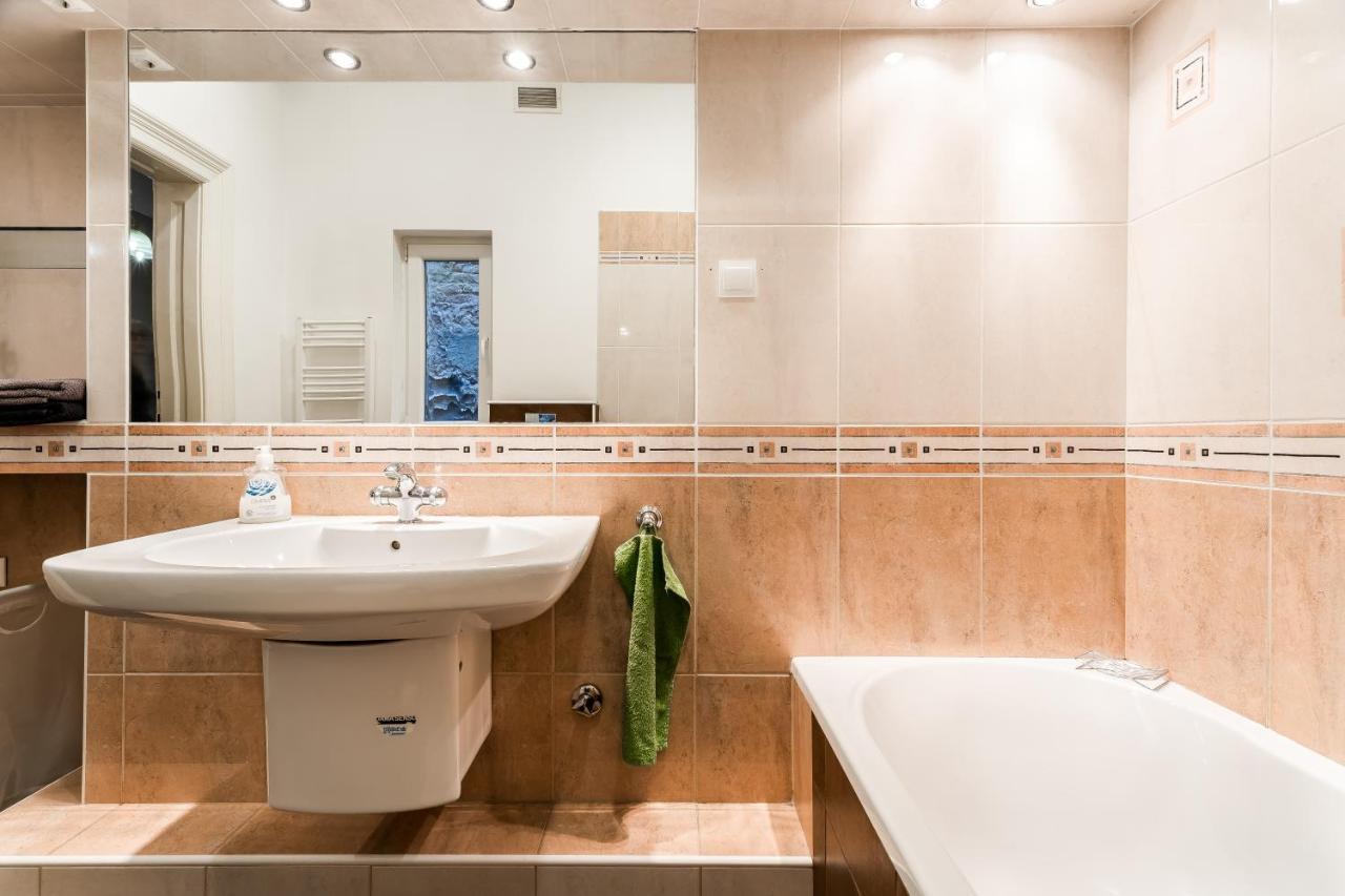 Berta - 4 Bedrooms, 3 Baths Budapest Luaran gambar